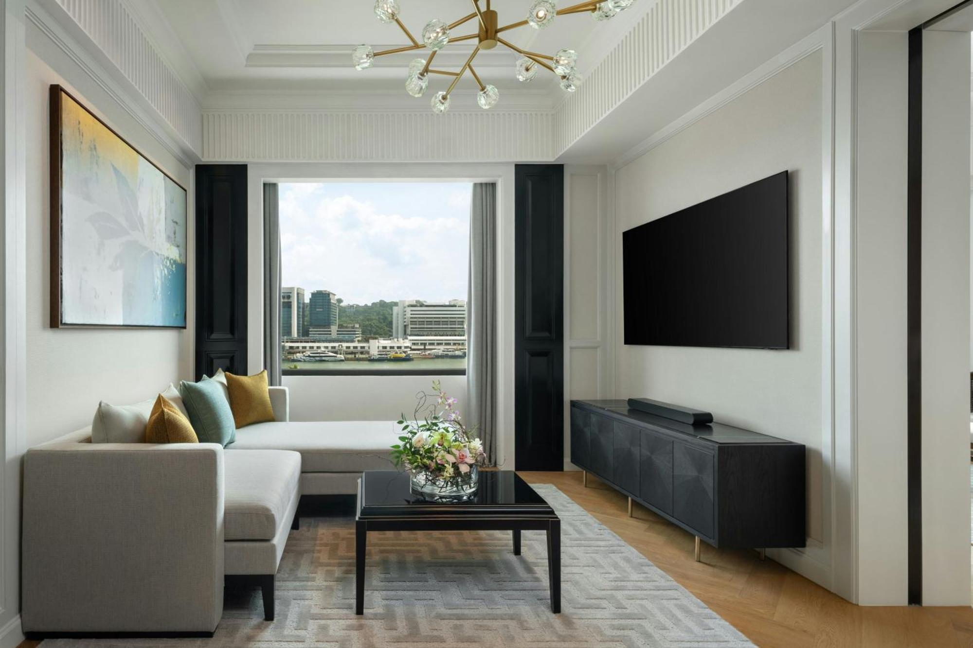 Deluxe King Suite